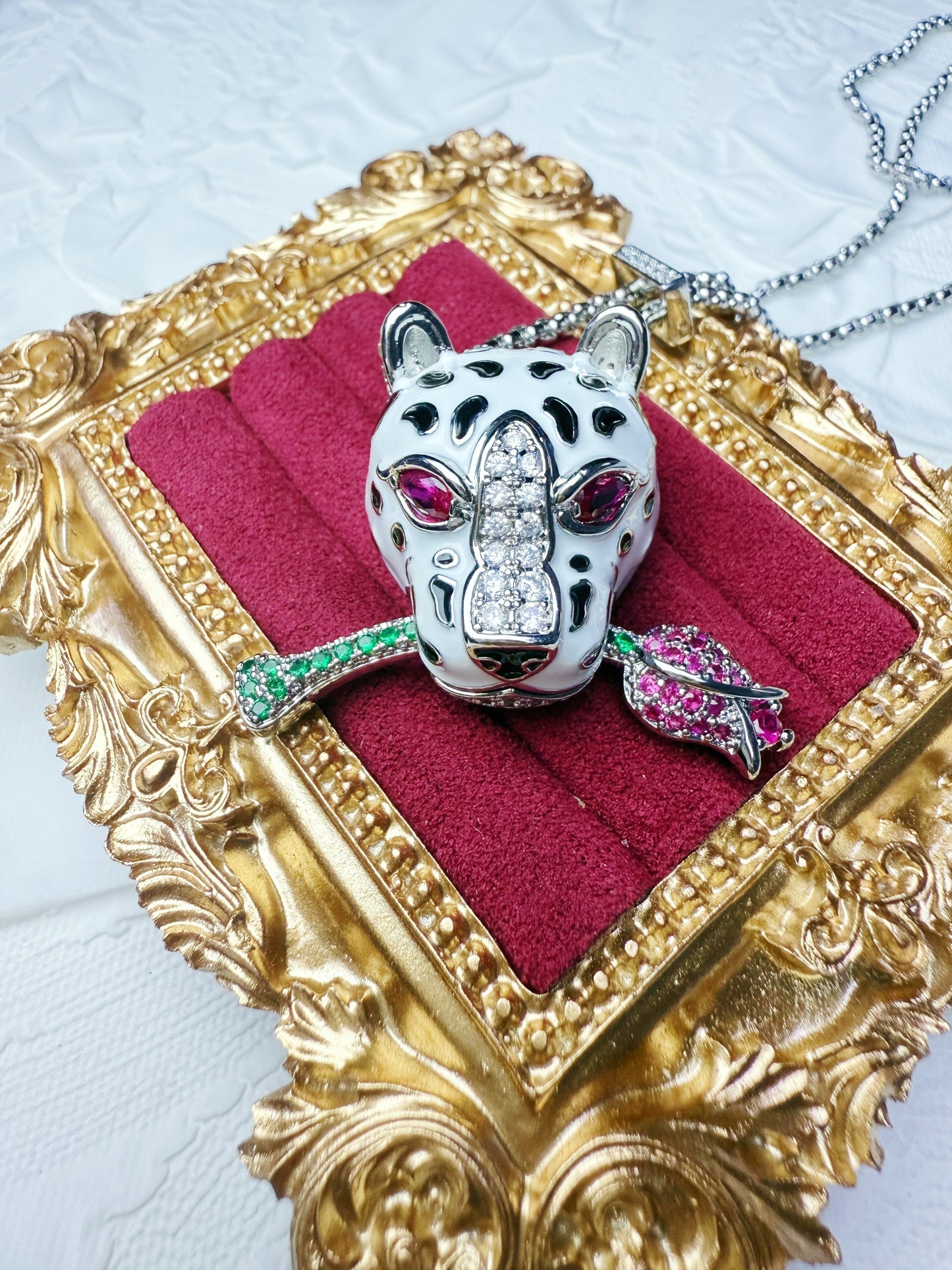 Avant-Garde Enamel Rose-Biting Leopard Pendant Necklace – Vintage Niche Designer Jewelry