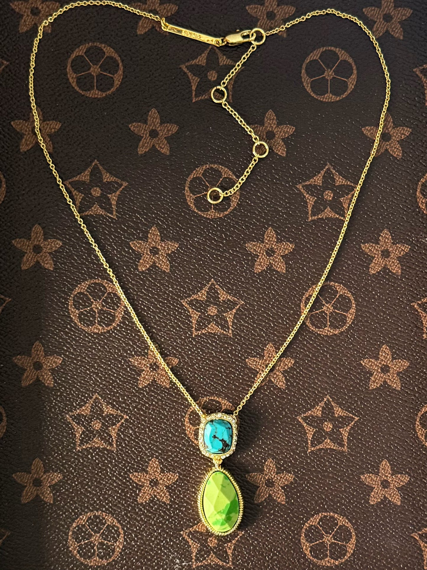 Genius Vintage Oval-Cut Turquoise Pendant Necklace – Gold-Plated Copper Indie Design