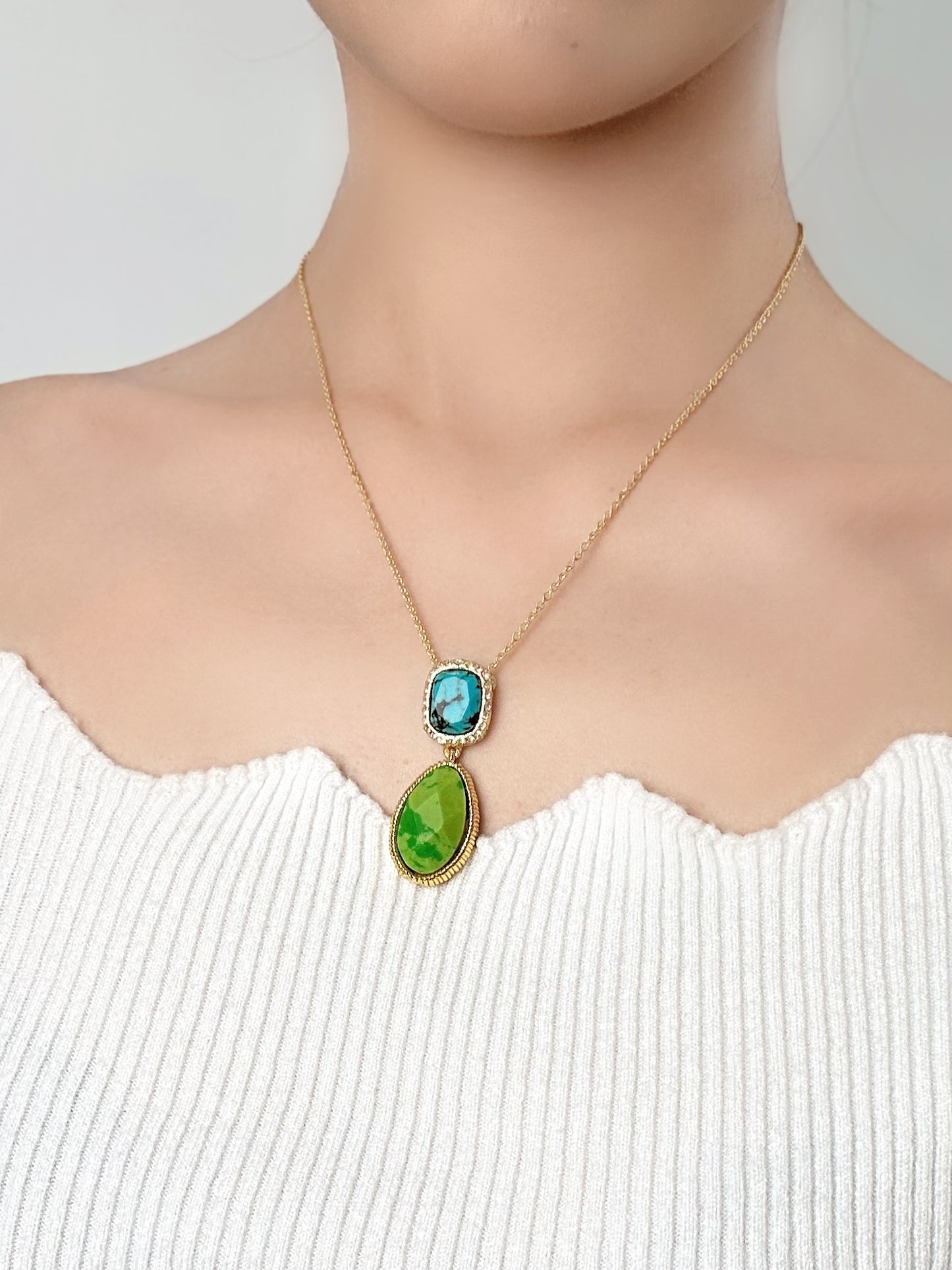 Genius Vintage Oval-Cut Turquoise Pendant Necklace – Gold-Plated Copper Indie Design