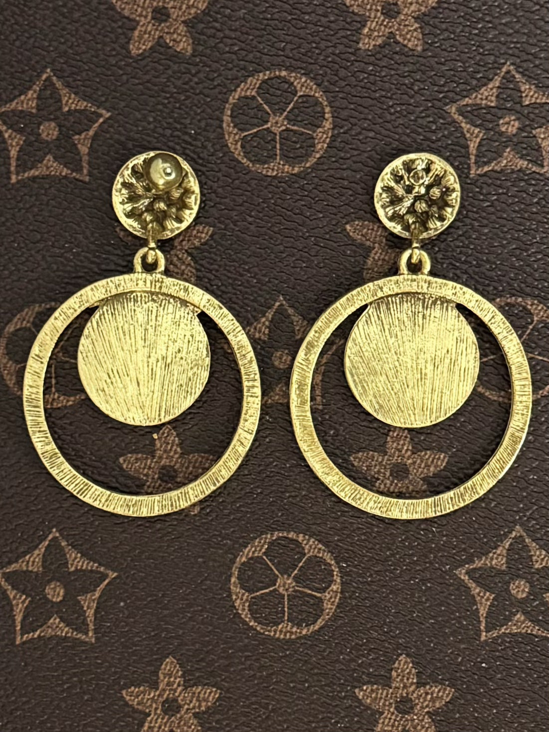 Vintage Coin Portrait Hoop Earrings – Gold-Plated Copper with Zircon Accents