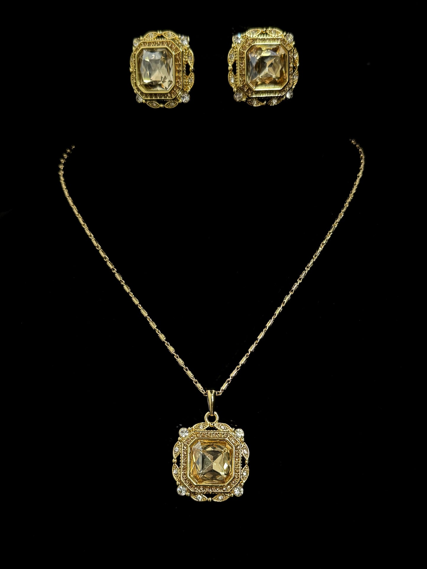 Vintage Luxury Sugar-Cut Zircon Pendant Necklace & Earrings Set – Gold-Plated Copper