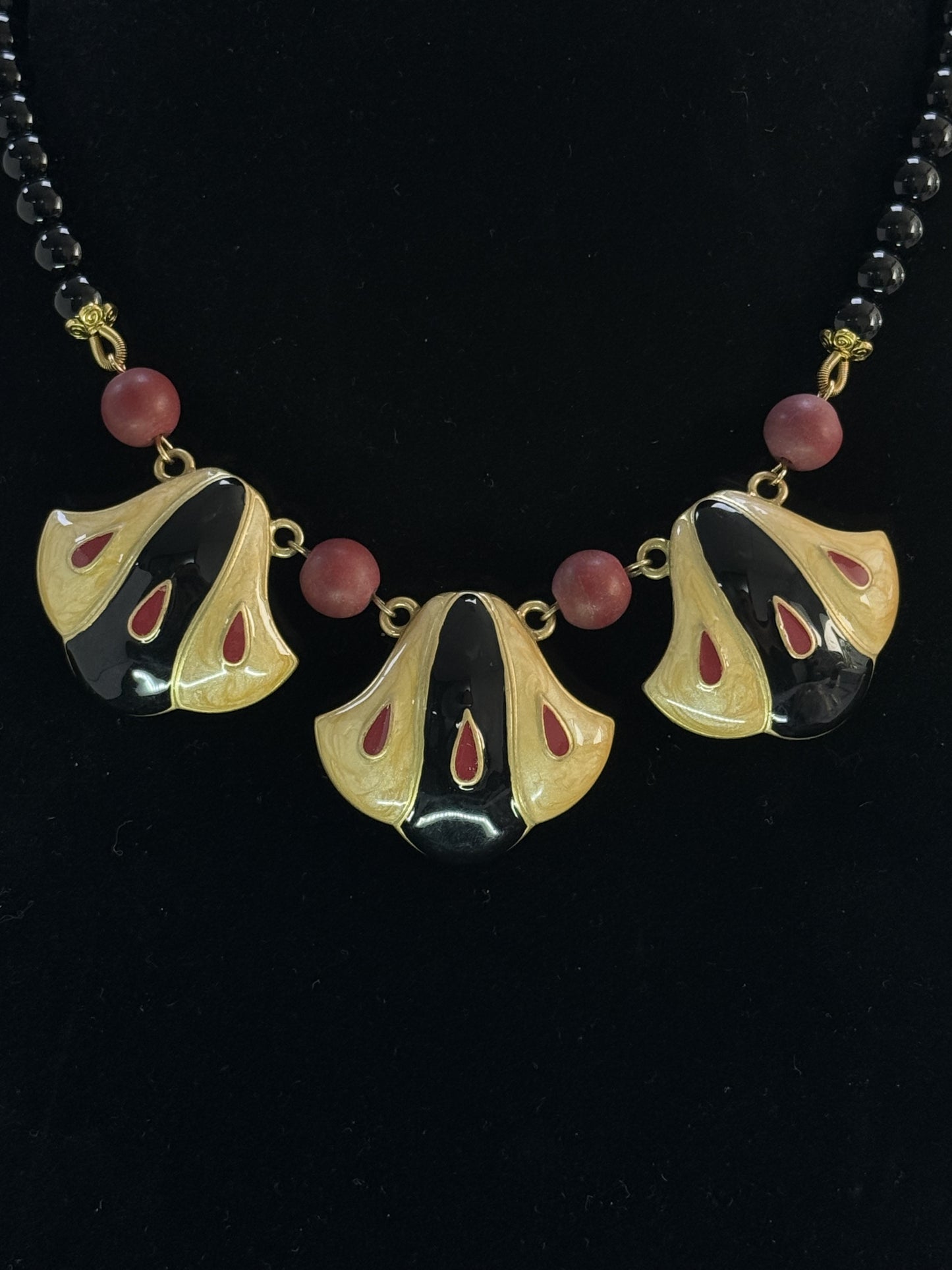 Vintage Black Art Glass & Monet-Inspired Enamel Leaf Jewelry Set – Earrings & Clavicle Necklace
