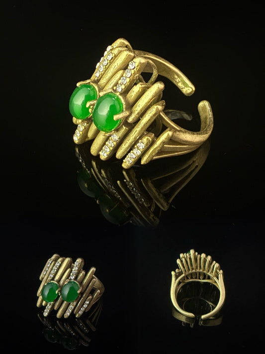 Vintage Retro Heavy-Crafted Gold-Plated Irregular Green Natural Stone Open Ring