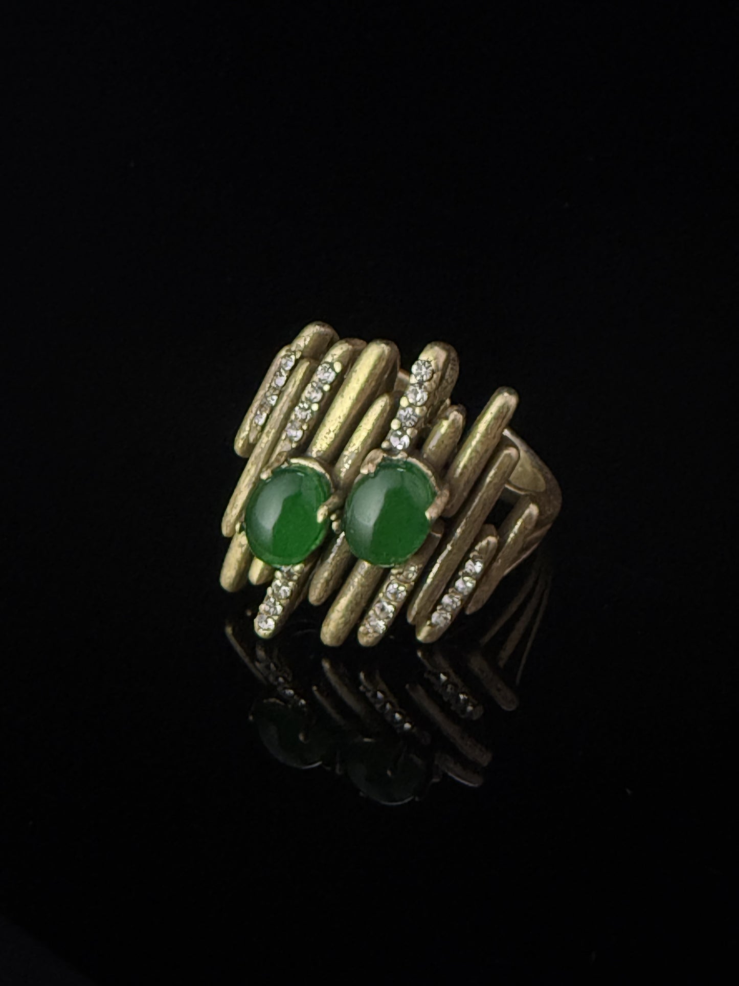 Vintage Retro Heavy-Crafted Gold-Plated Irregular Green Natural Stone Open Ring