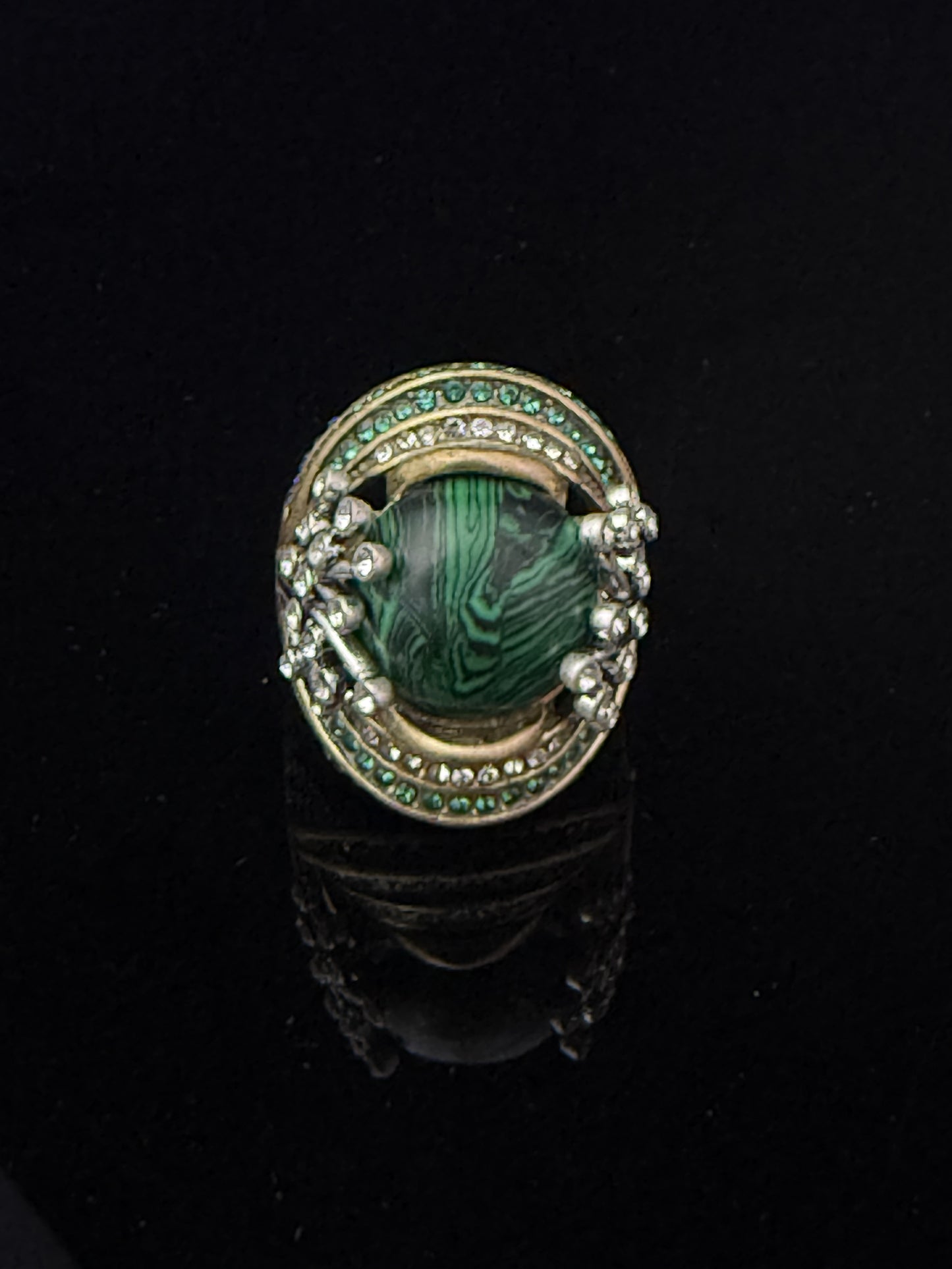 Vintage Retro Heavy-Crafted Gold-Plated Aged Malachite Ring