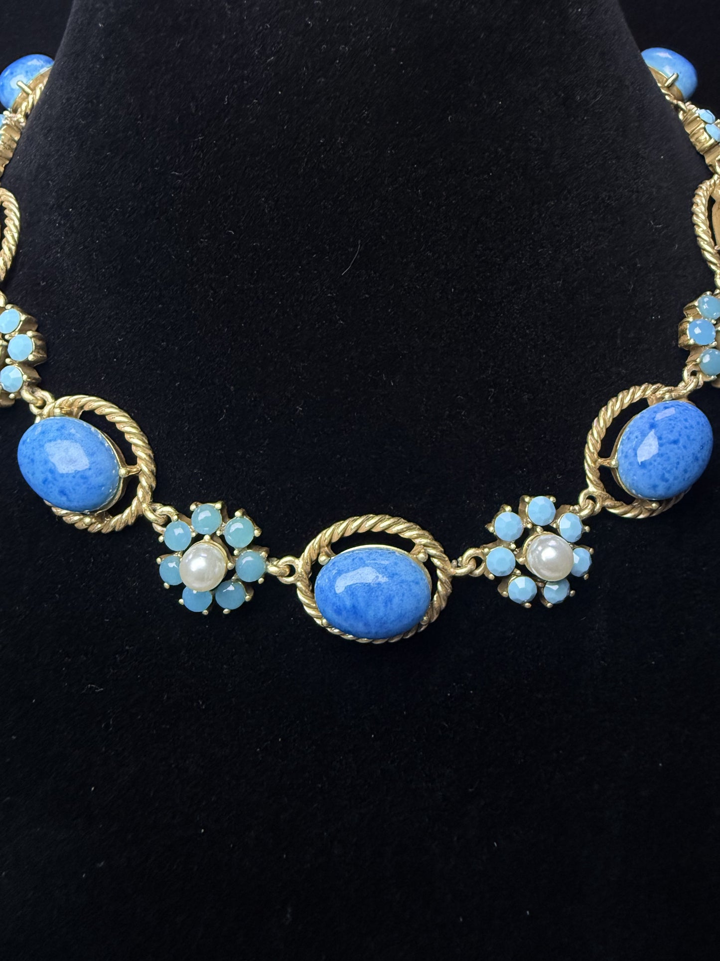 Vintage Elegant 18K Gold-Plated Brass Blue Natural Stone Floral Choker Necklace