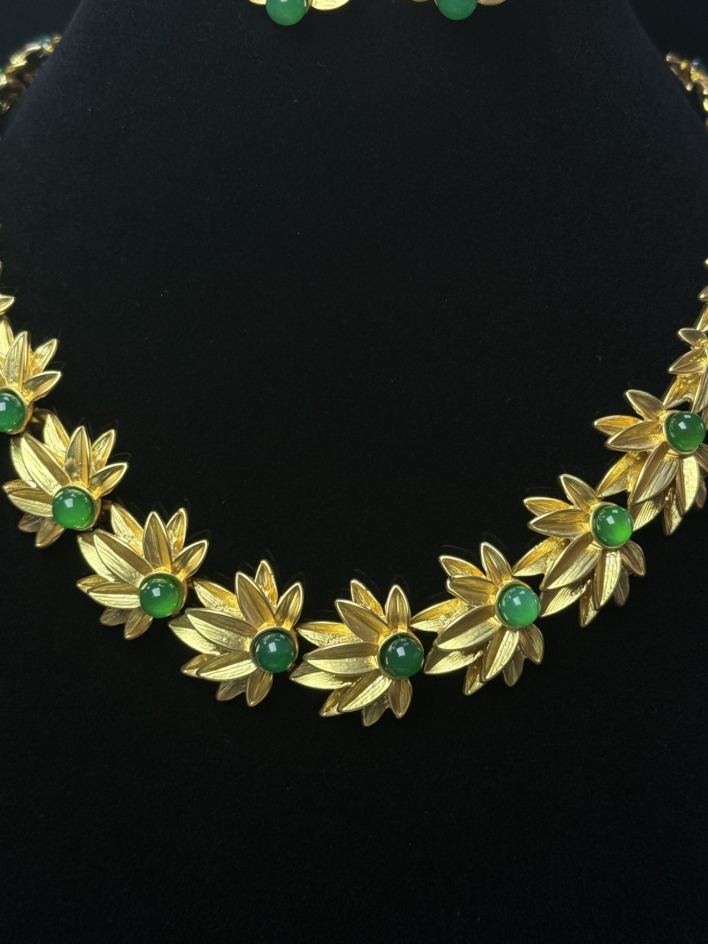 Vintage Heavy Craft Gold-Plated Copper Floral Petal & Green Chalcedony Earrings & Necklace Set