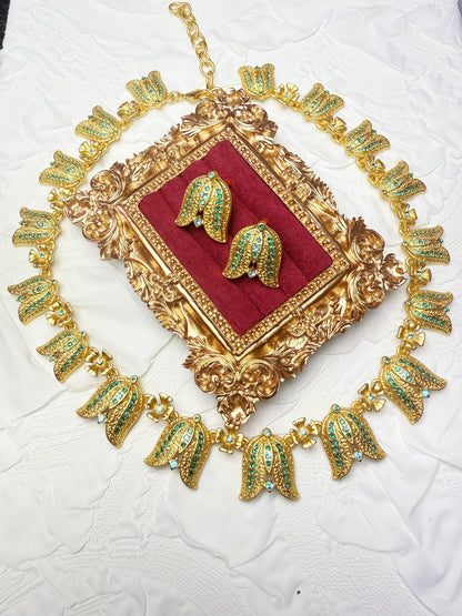 Vintage Heavy Craft Classic 18K Gold-Plated Brass Lily of the Valley Earrings and Necklace Set with Rhinestones