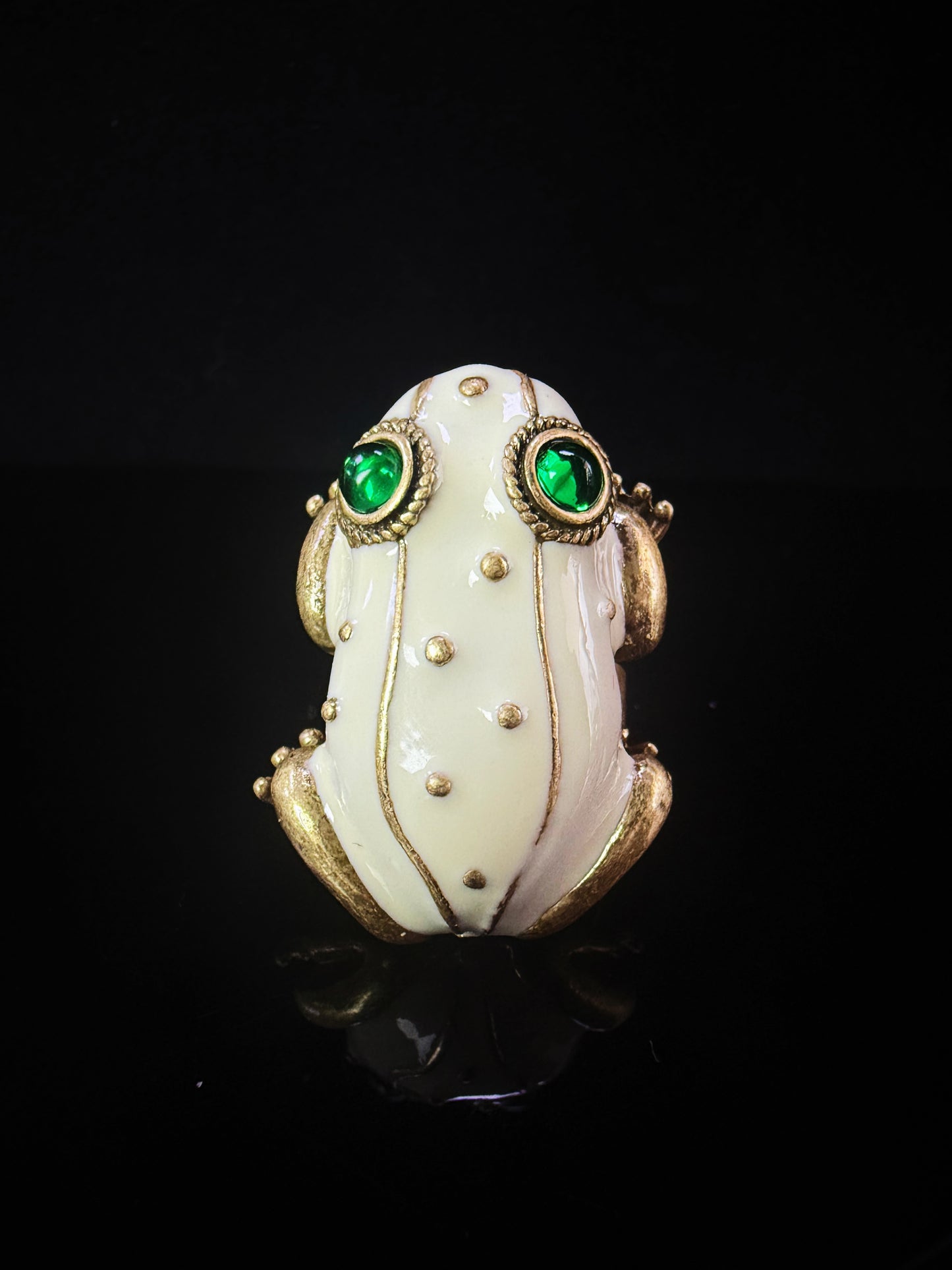 Vintage Baroque Heavy-Craft 18K Gold-Plated Brass White Enamel Frog Open Ring