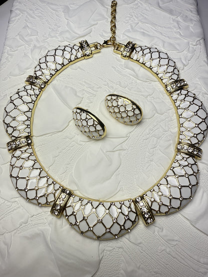Vintage Baroque Heavy Luxury Palace Style Gold-Plated White Enamel Grid Choker & Earrings Necklace Set