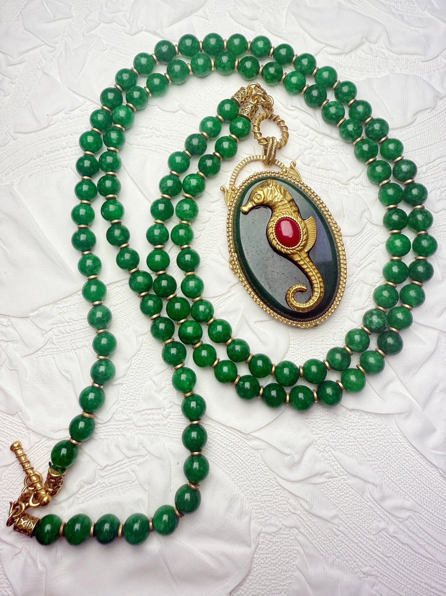 Vintage Gold-Plated Brass Seahorse Pendant Necklace – Green Gemstone, Long Crossbody Style