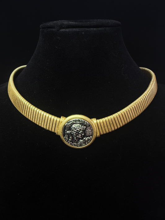 Vintage Gold Coin Portrait Collar Necklace – Elegant Socialite-Inspired Statement Jewelry