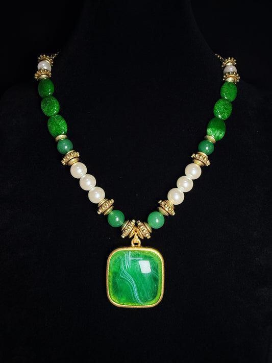 Vintage Green Natural Stone Necklace with Swarovski-Inspired Gold-Plated Square Pendant