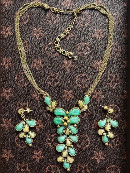 Vintage European Palace Style Gold-Plated Petal Tassel Necklace & Earring Set in Light Green