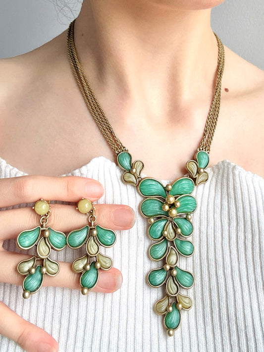 Vintage European Palace Style Gold-Plated Petal Tassel Necklace & Earring Set in Light Green