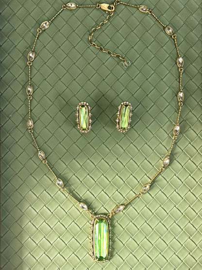 Vintage Gold-Plated Brass Green Rhinestone-Encrusted Earrings & Necklace Set
