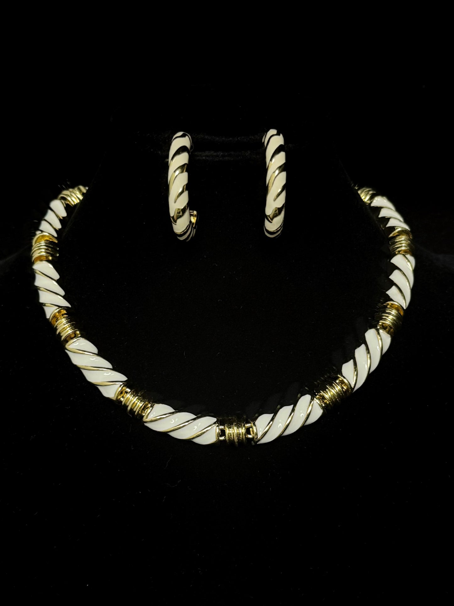 Vintage Minimalist White Enamel Choker & Stud Earrings Set – Gold-Plated Copper, 43cm Length