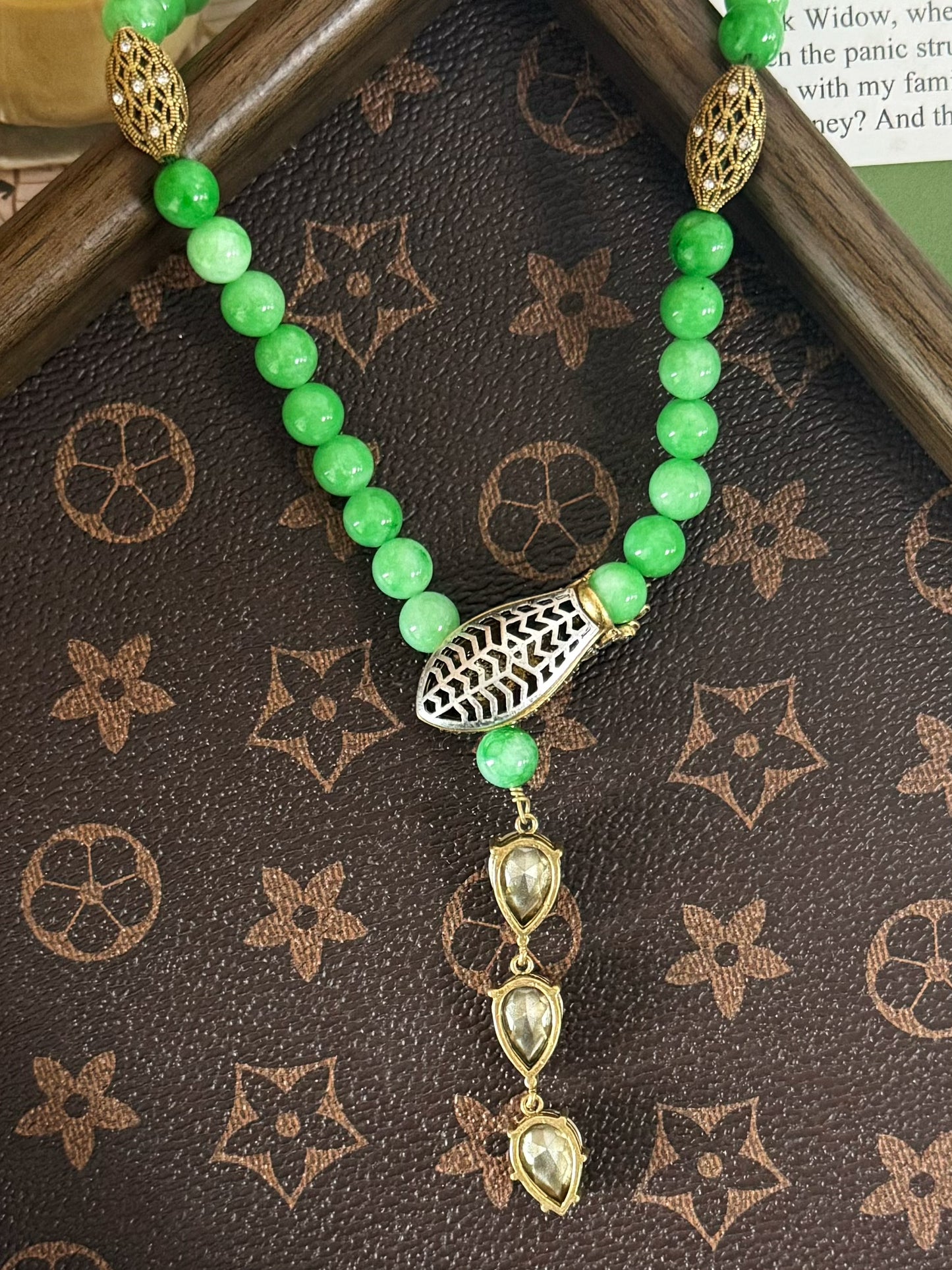 Vintage Green Natural Stone Necklace with Gold-Plated Zircon-Encrusted Serpent Pendant
