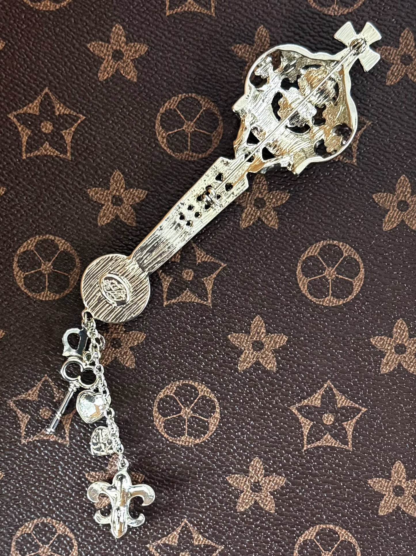 Vintage Dreaming Angel Brooch – Snowflake, Crown & Cross Wand Motif with Moen Face (11.5cm)