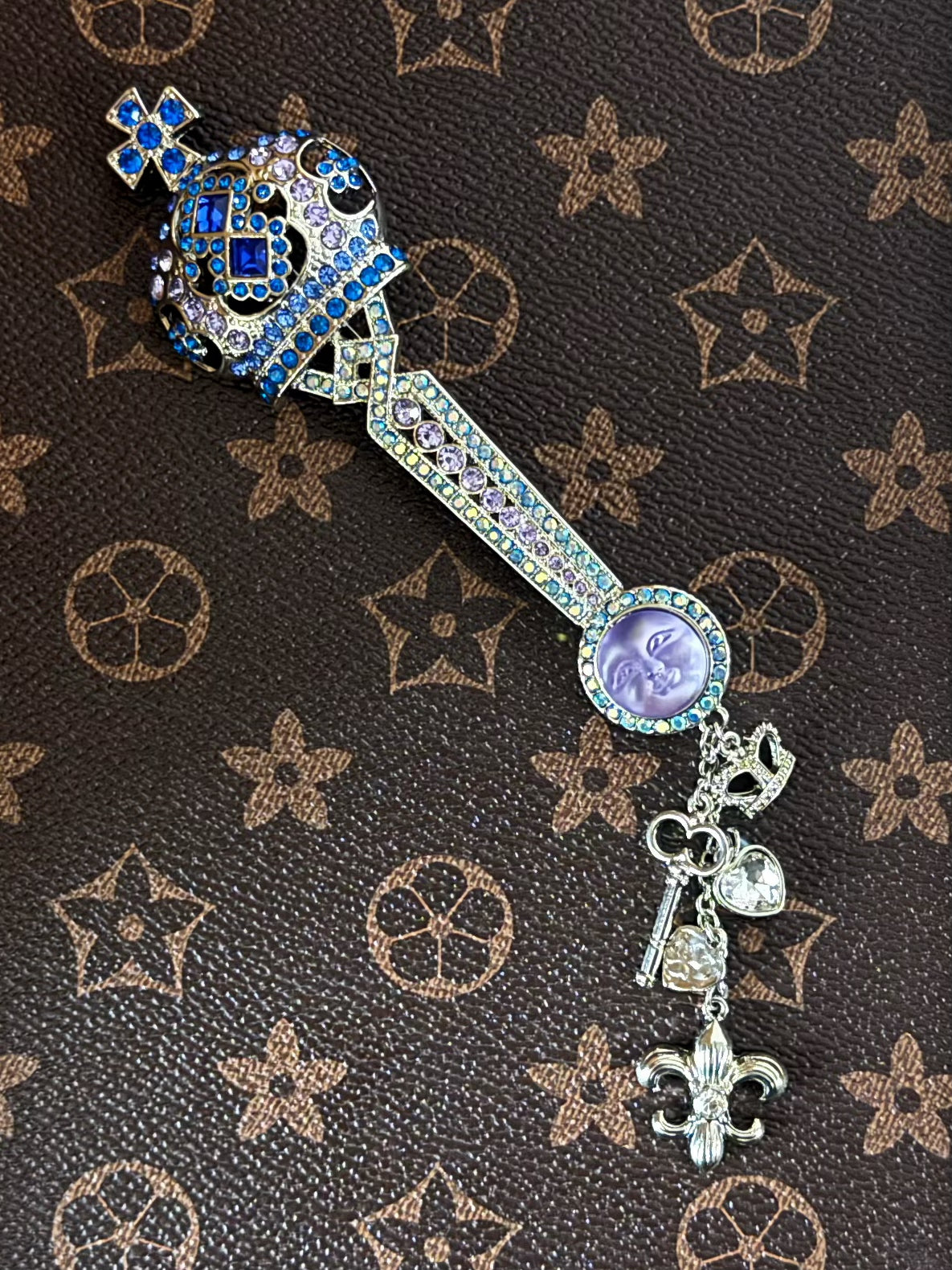 Vintage Dreaming Angel Brooch – Snowflake, Crown & Cross Wand Motif with Moen Face (11.5cm)