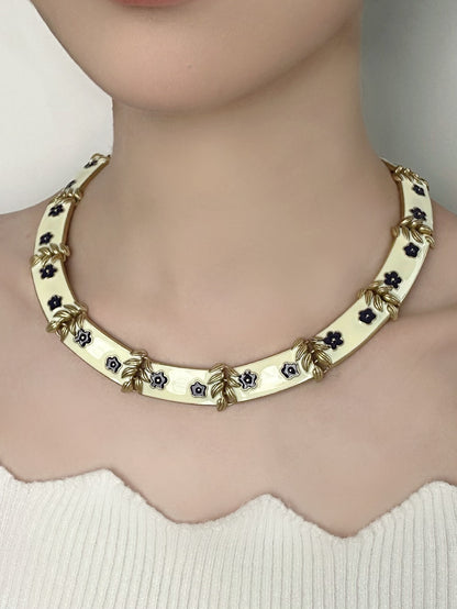 Spring Floral Cream Enamel Choker Necklace - Vintage Gold-Plated Elegance
