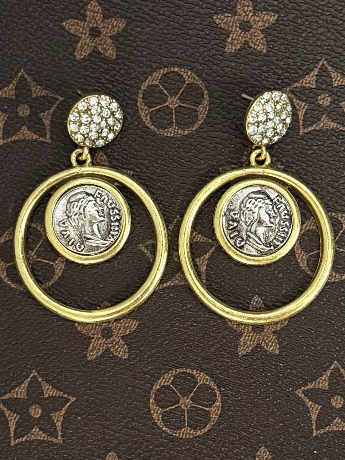 Vintage Coin Portrait Hoop Earrings – Gold-Plated Copper with Zircon Accents