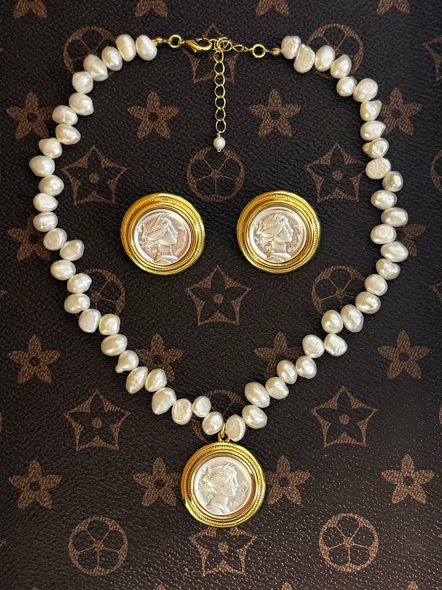 Vintage Baroque Pearl & Coin Pendant Jewelry Set – Asymmetrical Pearl Necklace, Gold-Plated Coin Necklace & Earrings