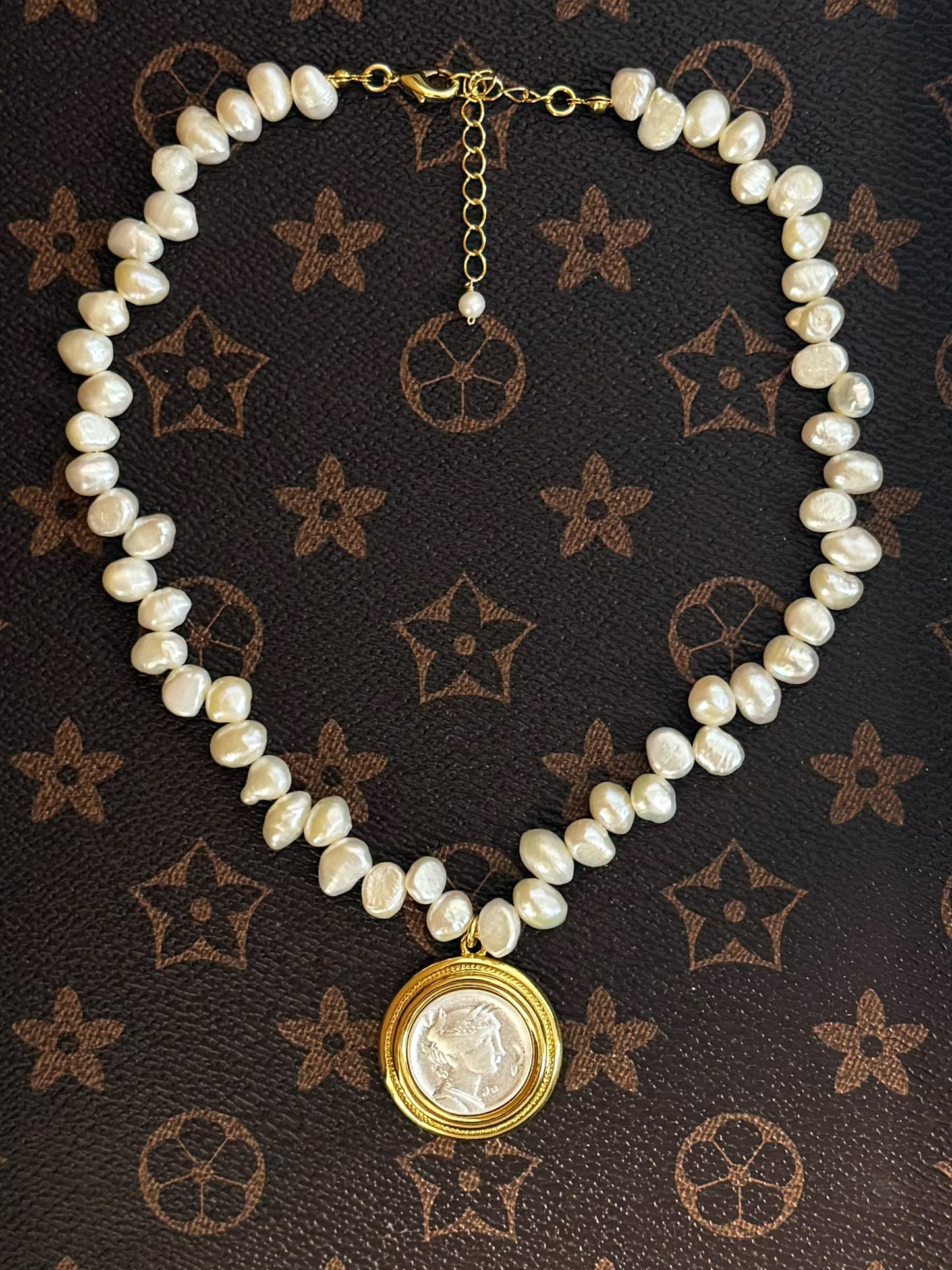 Vintage Baroque Pearl & Coin Pendant Jewelry Set – Asymmetrical Pearl Necklace, Gold-Plated Coin Necklace & Earrings