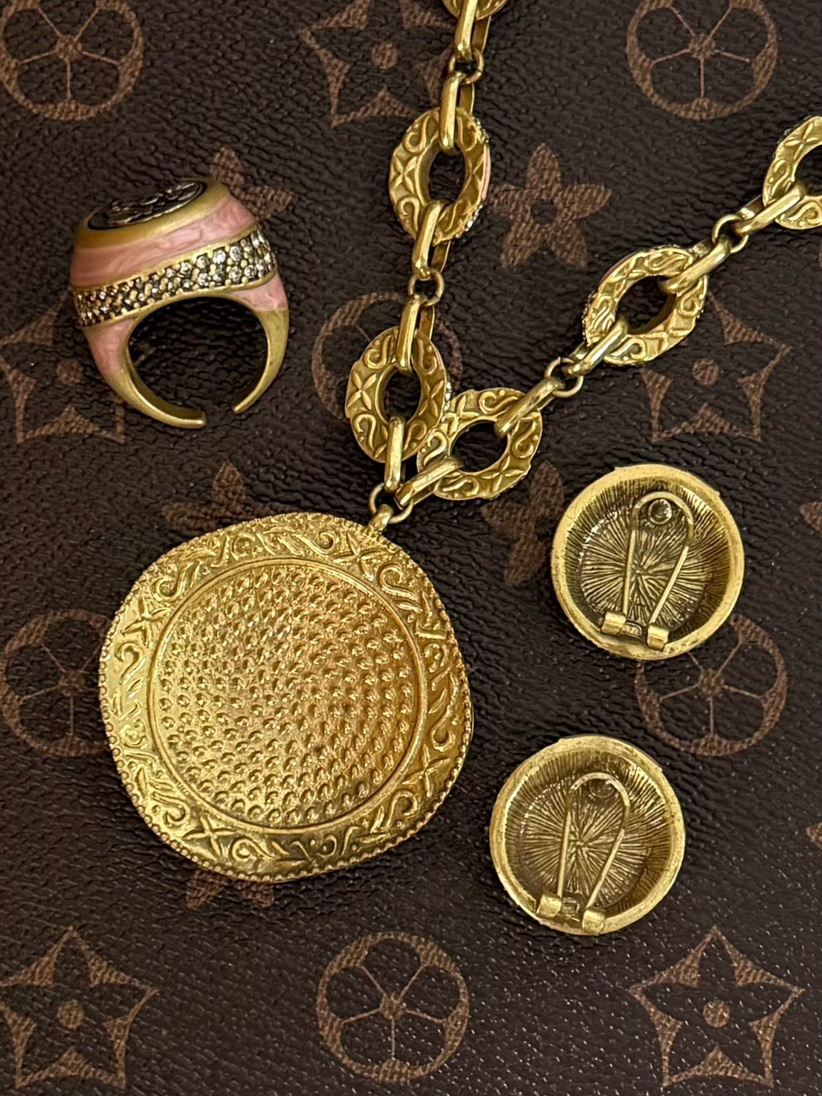 Vintage Pink Enamel Coin Portrait Jewelry Set – Gold-Plated Earrings, Ring & Necklace Trio