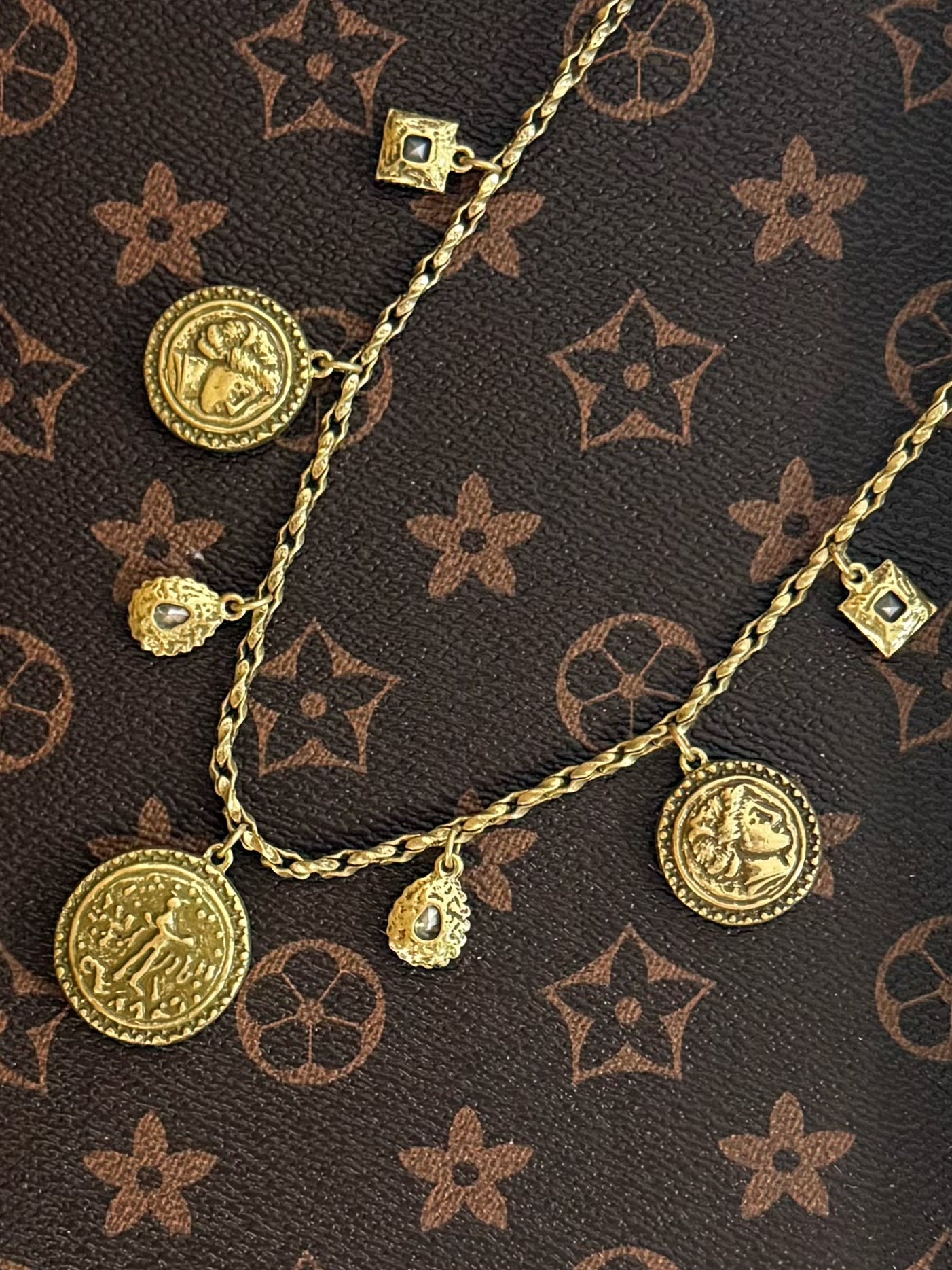 Vintage Roman Coin Portrait Pendant Necklace – Gold-Plated Copper with Green Rhinestone Detail