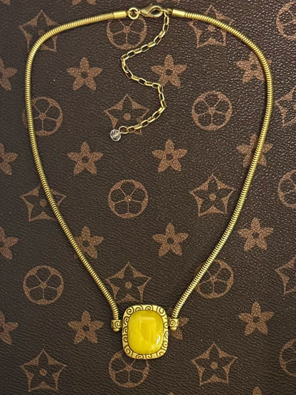 Elegant Vintage Yellow Gemstone Pendant Necklace – Gold-Plated Copper Minimalist Choker Style