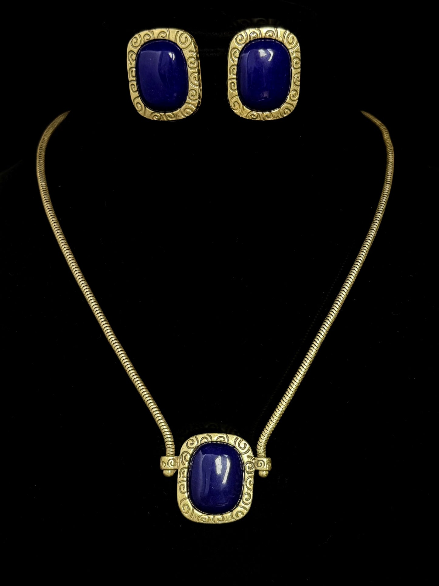 Vintage Elegance Lapis Lazuli Cube Pendant Necklace & Earrings Set – Gold-Plated Minimalist Jewelry