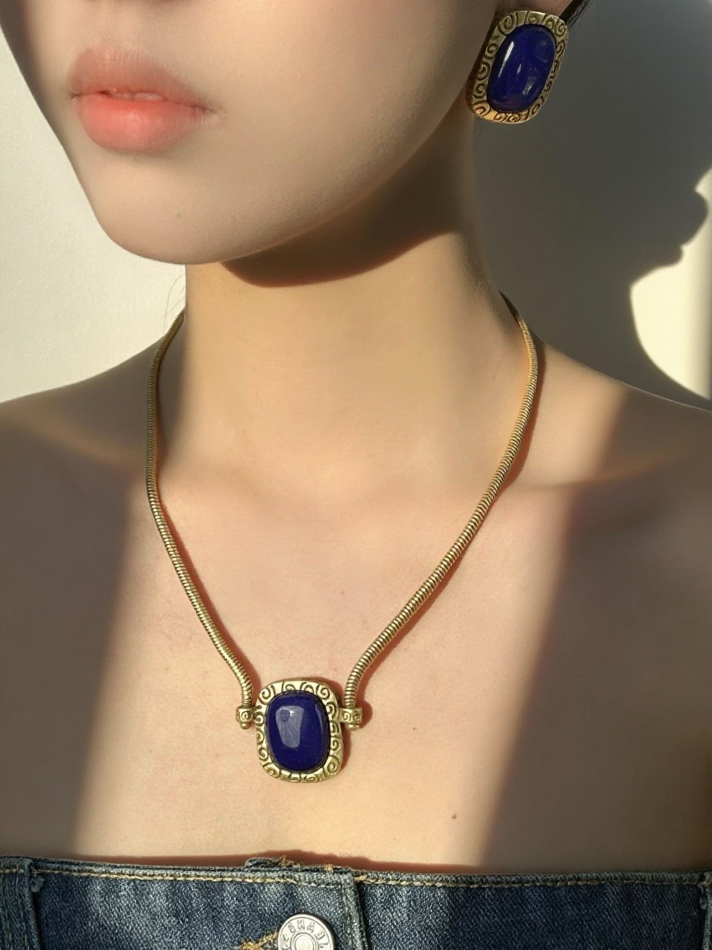 Vintage Elegance Lapis Lazuli Cube Pendant Necklace & Earrings Set – Gold-Plated Minimalist Jewelry
