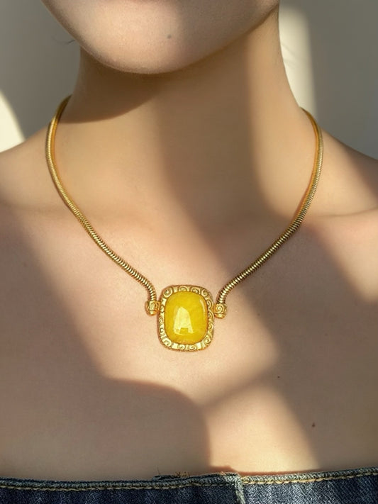 Elegant Vintage Yellow Gemstone Pendant Necklace – Gold-Plated Copper Minimalist Choker Style