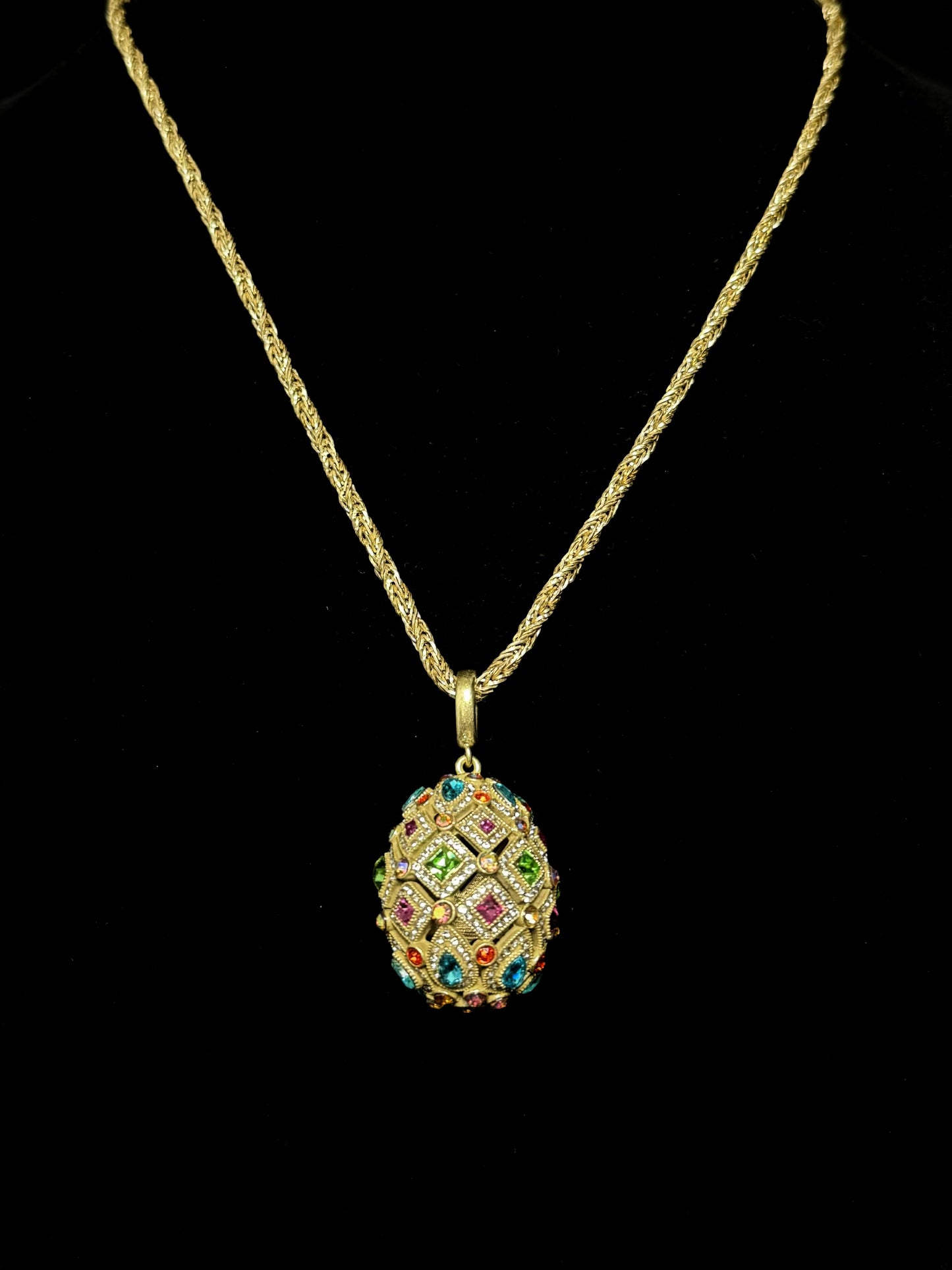 High-End Vintage Twisted Rope Chain Necklace with Hollow Enamel Egg Pendant – Gold-Plated Brass