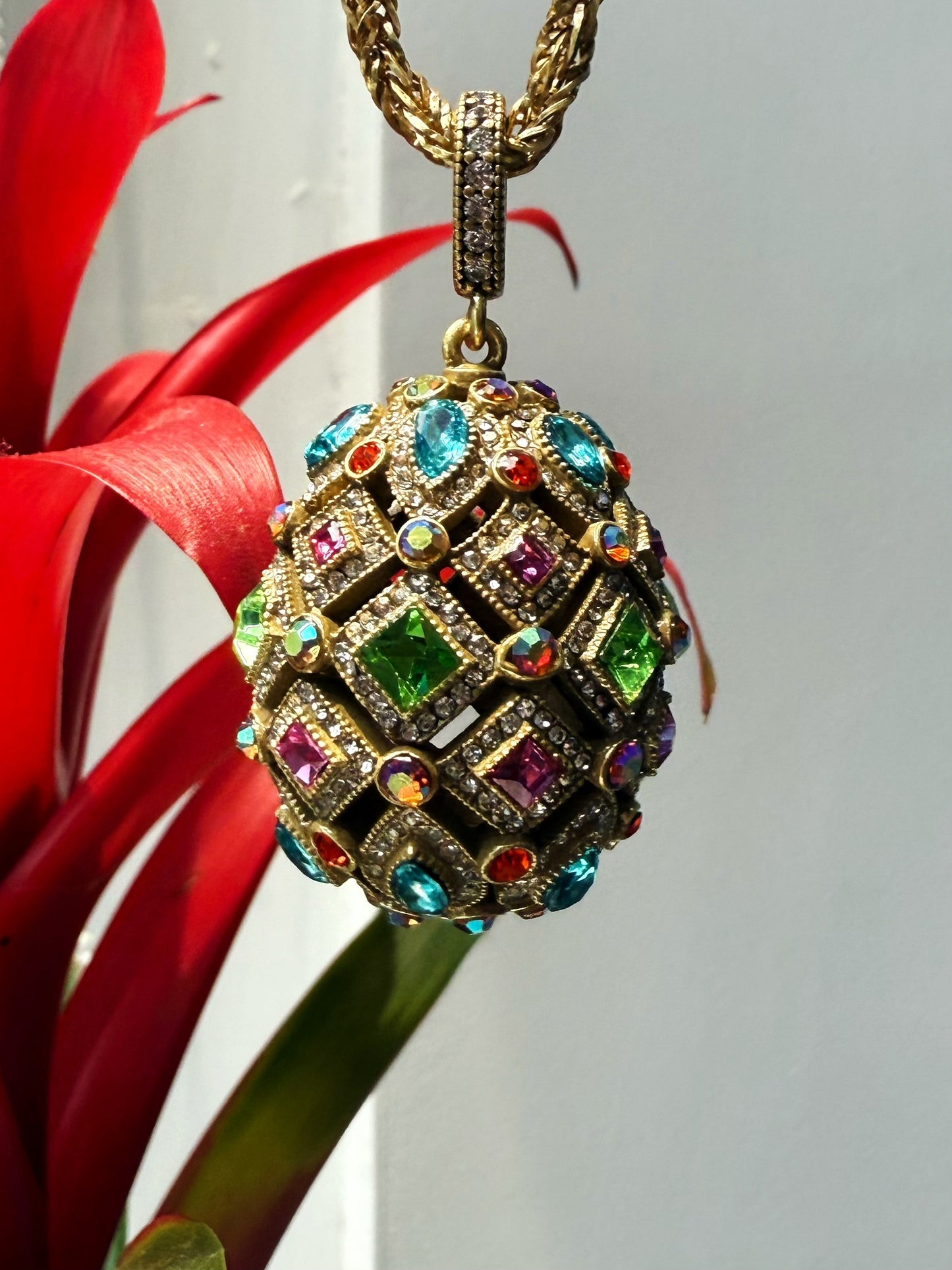 High-End Vintage Twisted Rope Chain Necklace with Hollow Enamel Egg Pendant – Gold-Plated Brass