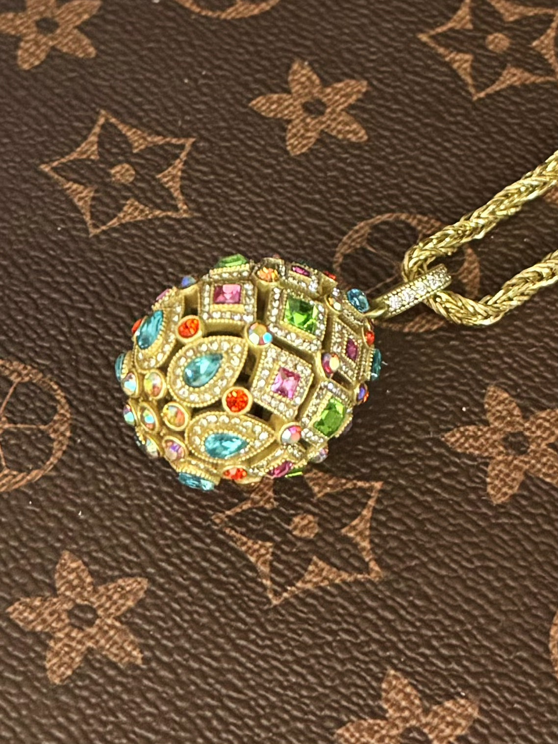High-End Vintage Twisted Rope Chain Necklace with Hollow Enamel Egg Pendant – Gold-Plated Brass