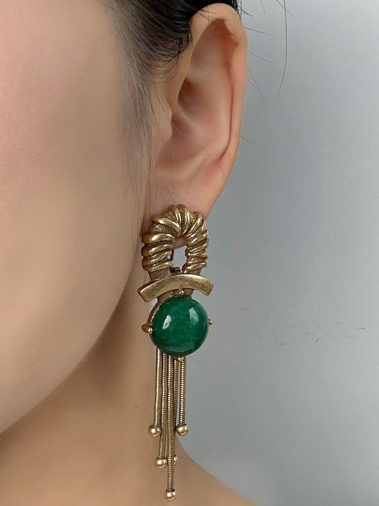 Retro Heavy Craftsmanship Palace-Style Copper-Plated Gold Green Natural Stone Earrings