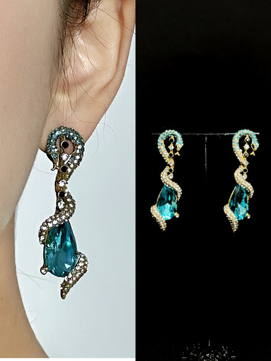 High-End Vintage Gold-Plated Snake Stud Earrings with Blue Rhinestones and Full Zircon Inlay