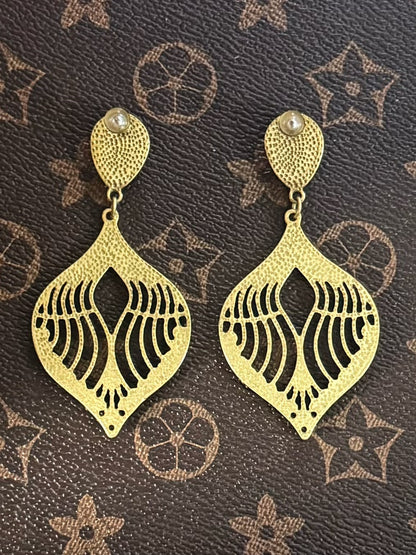 Vintage Baroque Green Gemstone Teardrop Earrings – Hollow Out Gold-Plated Statement Studs
