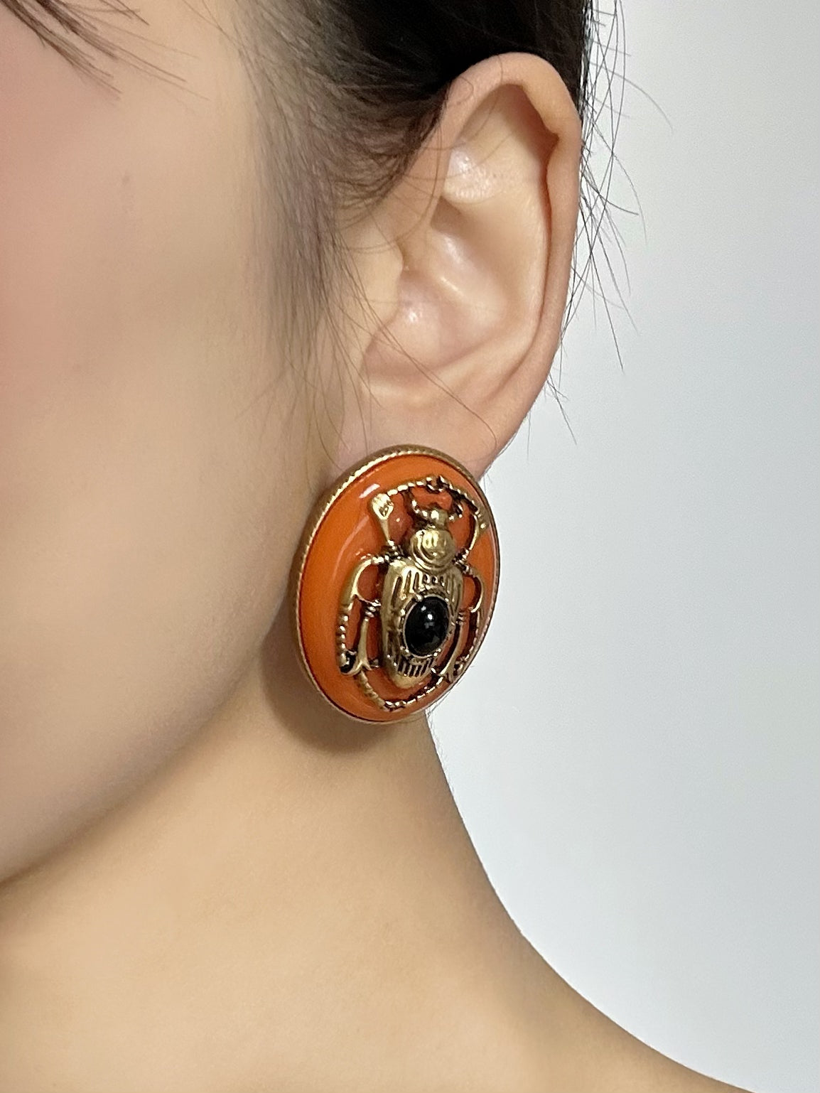 Vintage Gold-Plated Bee Stud Earrings with Orange Agate – Statement Retro Insect Design