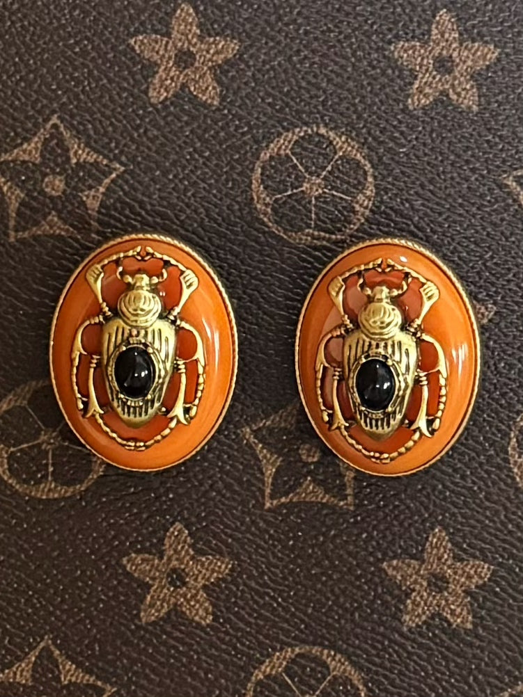 Vintage Gold-Plated Bee Stud Earrings with Orange Agate – Statement Retro Insect Design