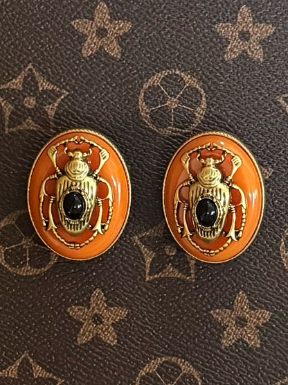 Vintage Gold-Plated Bee Stud Earrings with Orange Agate – Statement Retro Insect Design