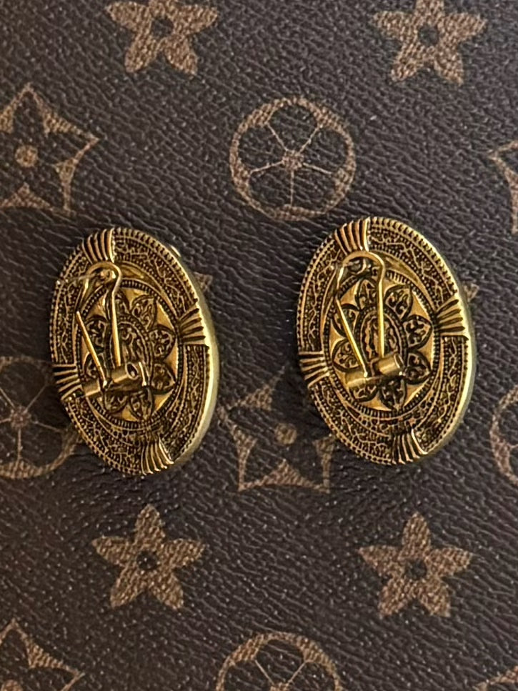 Vintage Gold-Plated Bee Stud Earrings with Orange Agate – Statement Retro Insect Design