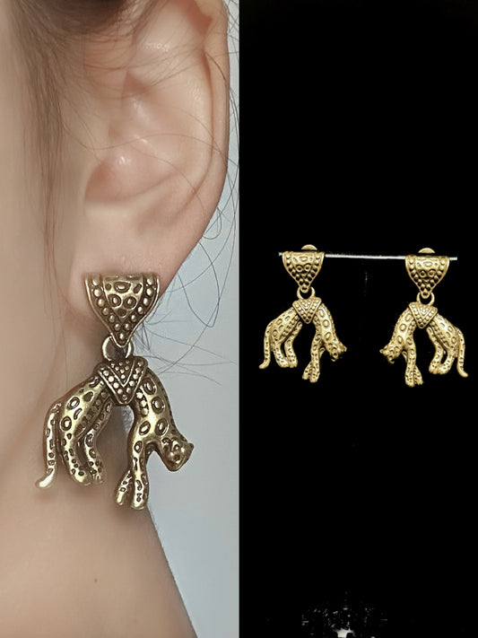 Vintage Heavywork Gold-Plated Engraved Cheetah Pendant Stud Earrings – Unique Statement Jewelry