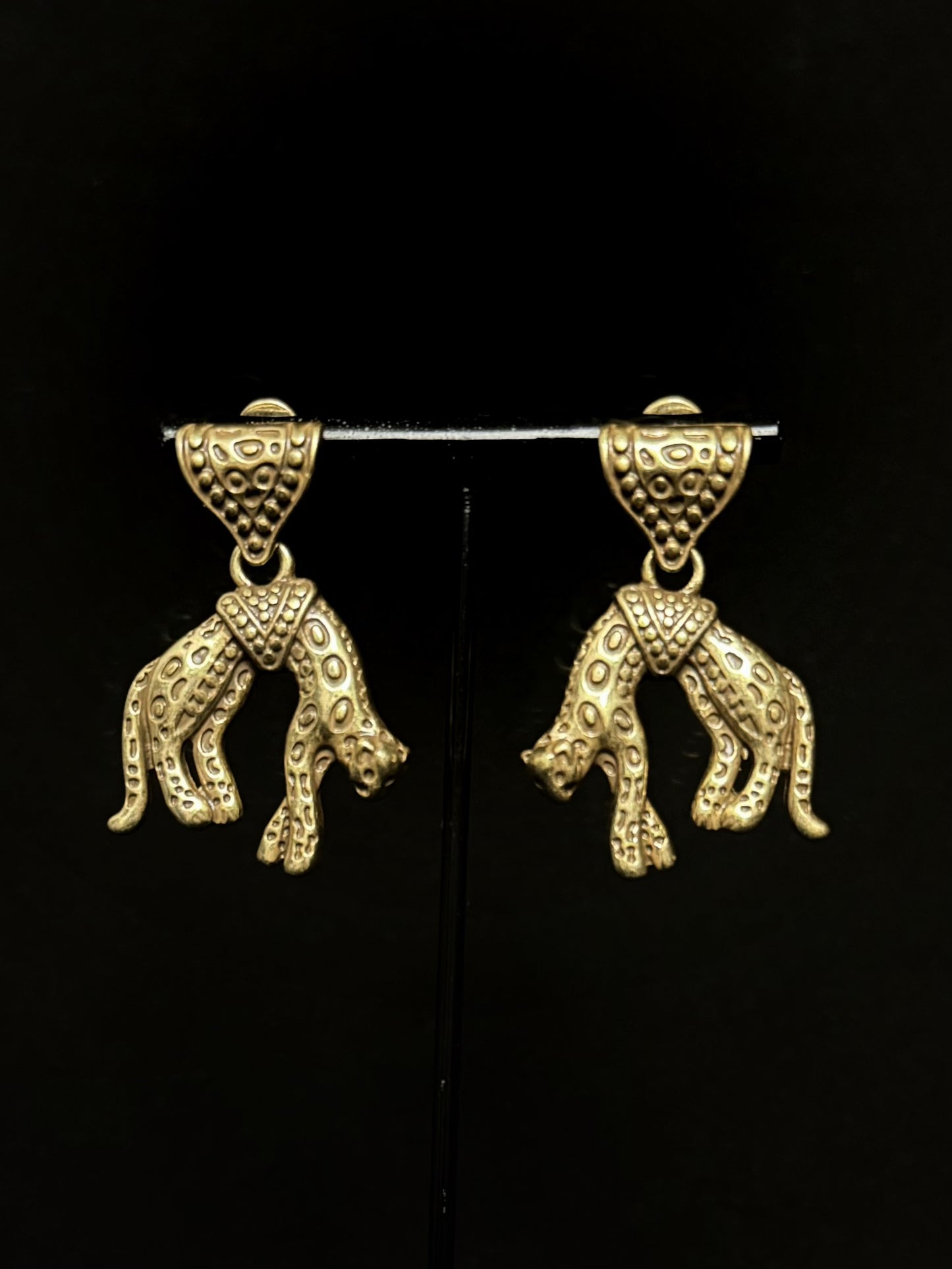 Vintage Heavywork Gold-Plated Engraved Cheetah Pendant Stud Earrings – Unique Statement Jewelry