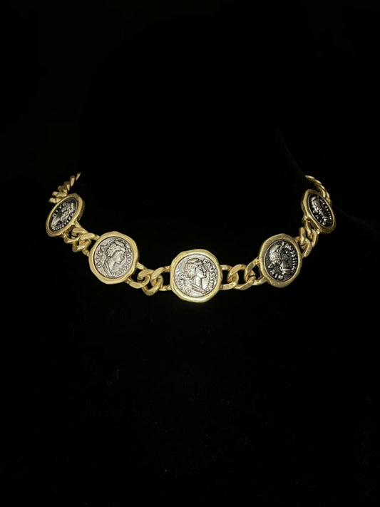 Vintage Coin Portrait Choker Necklace – Elegant Minimalist Luxe Statement Jewelry