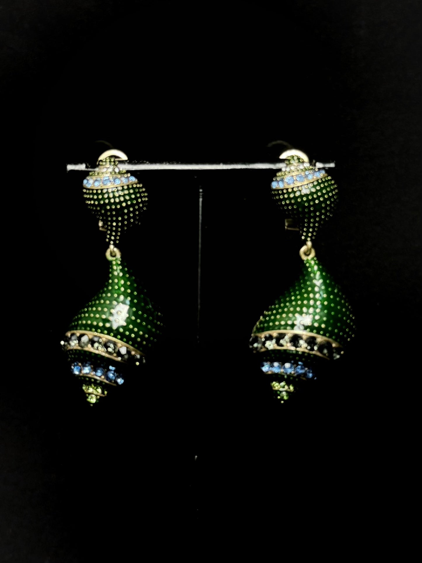 Vintage Heavywork Niche Copper Gold-Plated Green Enamel Seashell Stud Earrings with Full Zircon