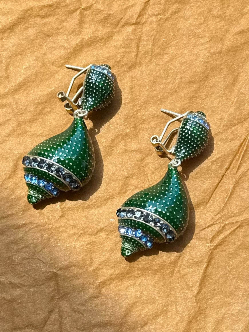 Vintage Heavywork Niche Copper Gold-Plated Green Enamel Seashell Stud Earrings with Full Zircon