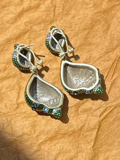 Vintage Heavywork Niche Copper Gold-Plated Green Enamel Seashell Stud Earrings with Full Zircon